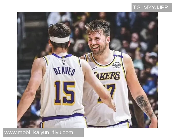 里夫斯称赞东契奇为联盟顶尖球员他的表现令所有人都不感到意外