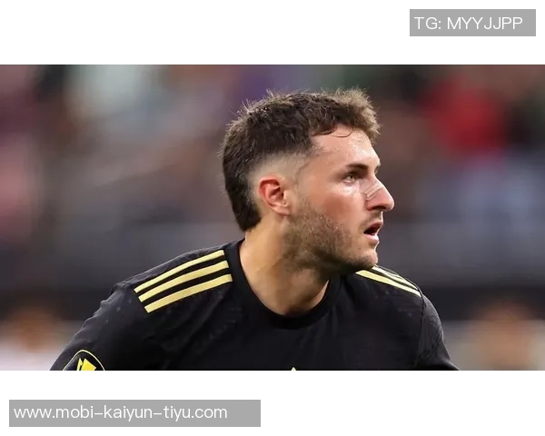 隆戈透露萨勒马科尔斯今日单独训练希门尼斯缺席其余球员正常参与训练